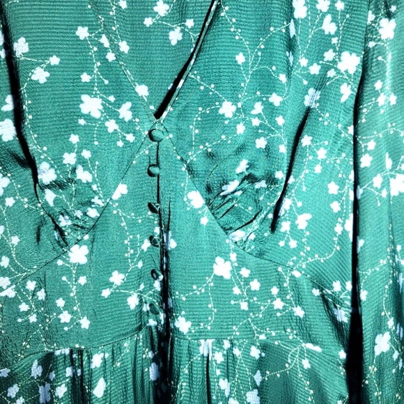 Wyse London shira blossom ditsy floral satin long sleeve maxi dress green 6 - Picture 5 of 14
